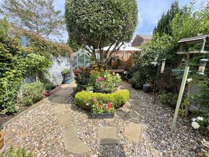 Silcott Street- click for photo gallery